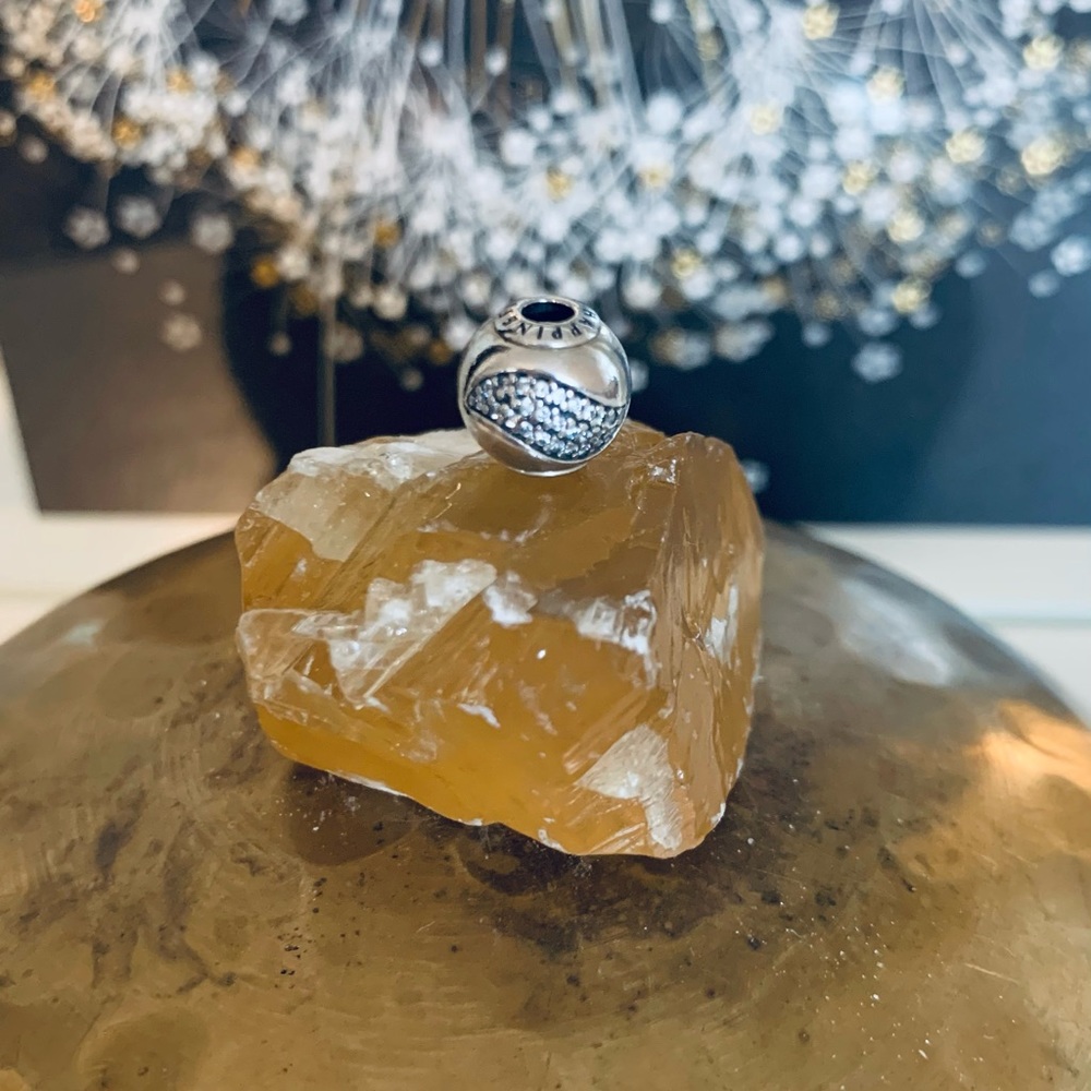 Pandora *Retired* Essence “Happiness” Charm